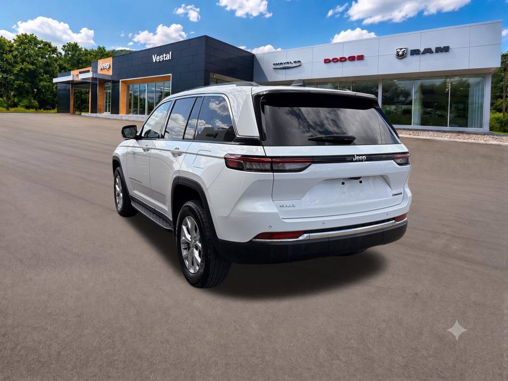 Used 2024 Jeep Grand Cherokee Limited AWD/4WD image 7