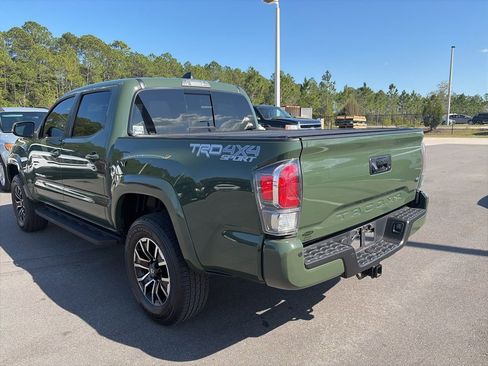 Used 2021 Toyota Tacoma TRD Sport w/ TRD Premium Sport Package image 3