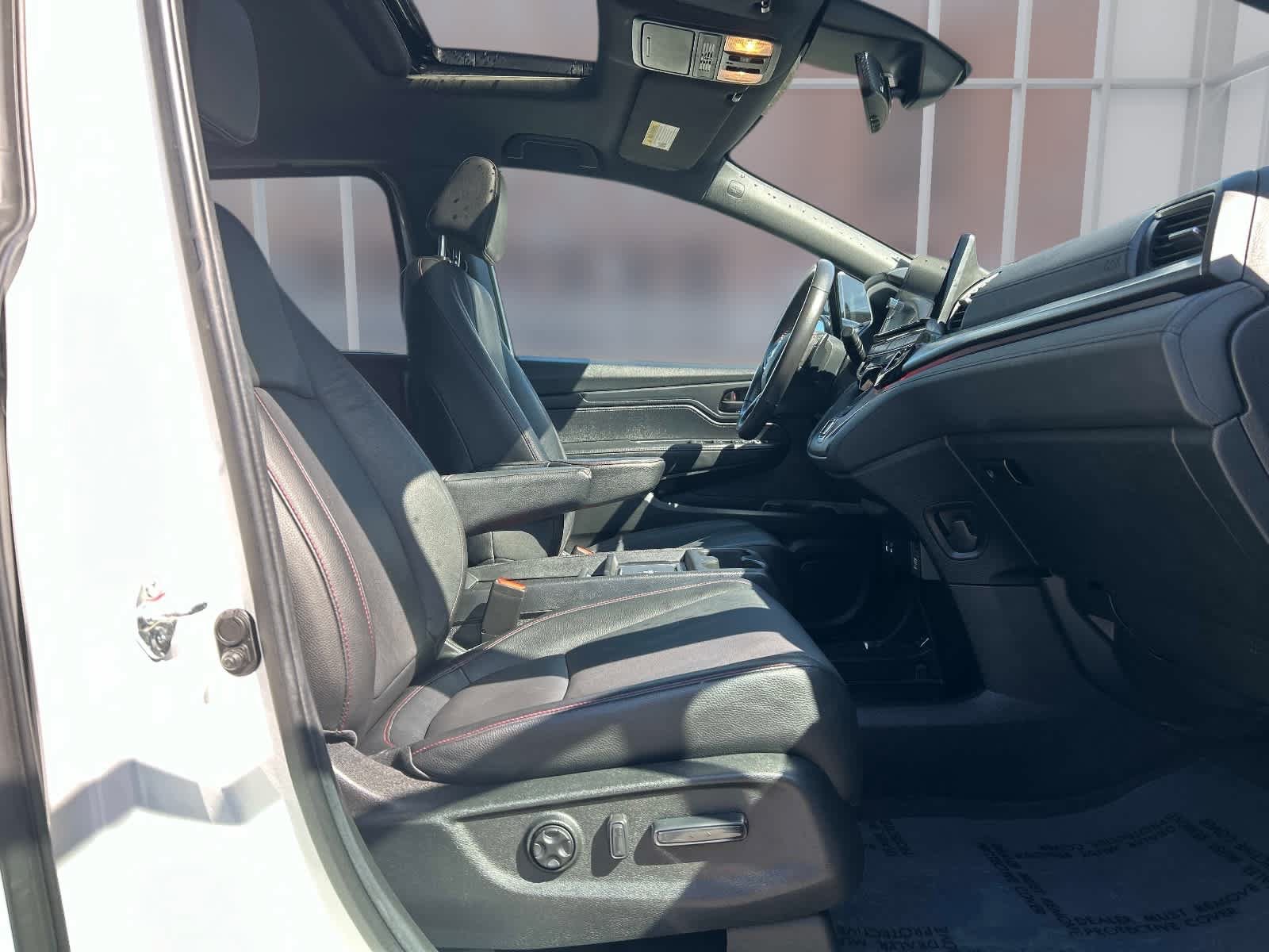 Used 2025 Honda Odyssey Sport-L image 27