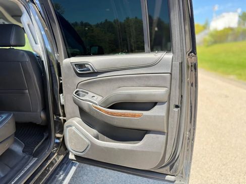 Used 2020 Chevrolet Suburban LT AWD/4WD image 24