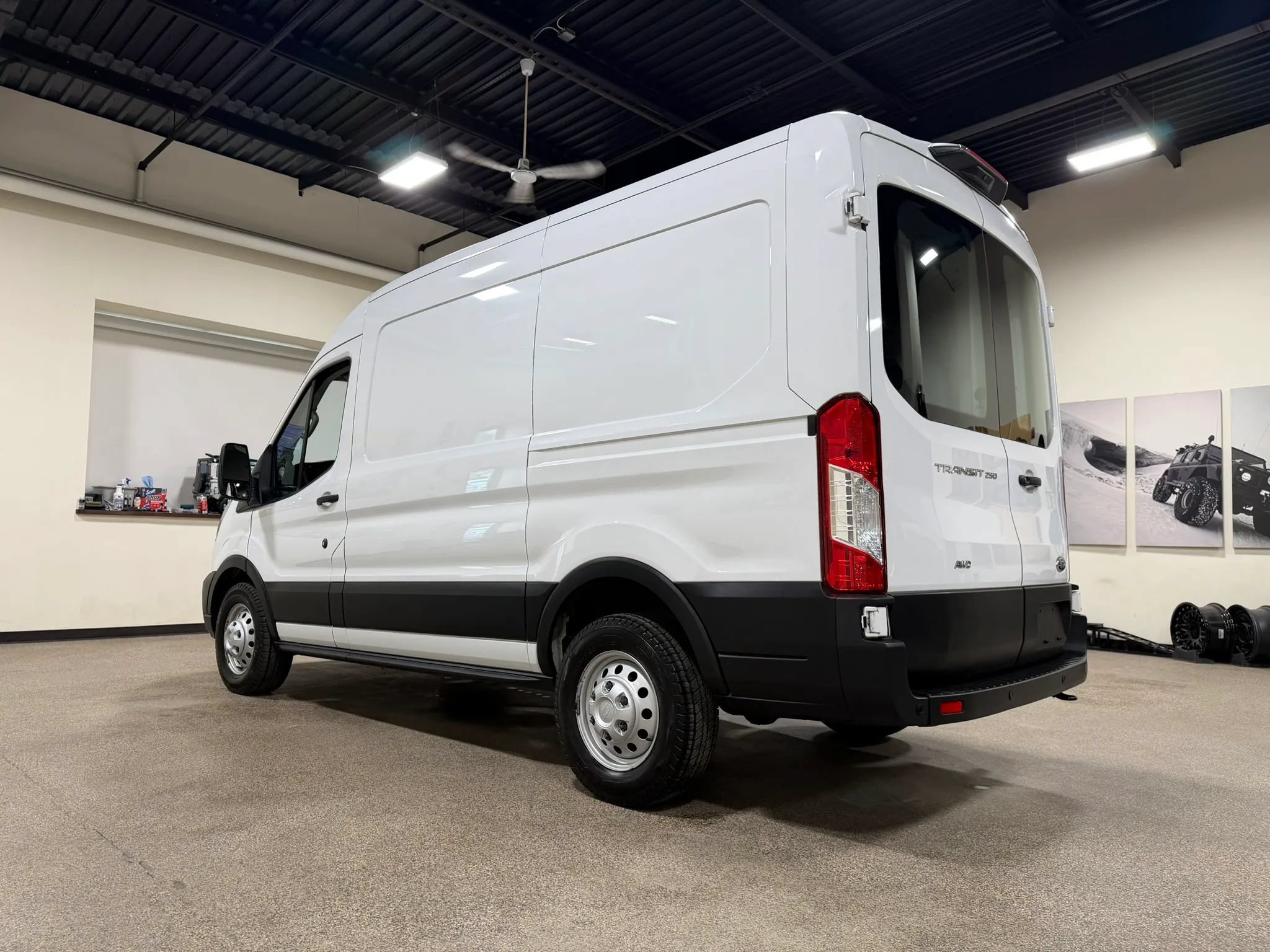 Used 2020 Ford Transit 250 Medium Roof AWD image 7