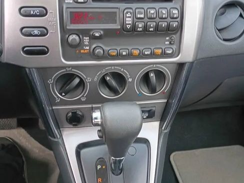 Used 2005 Pontiac Vibe AWD w/ Power Group Value Package image 6