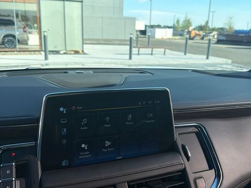 Used 2023 Chevrolet Tahoe High Country w/ Premium Package 2 AWD/4WD image 5