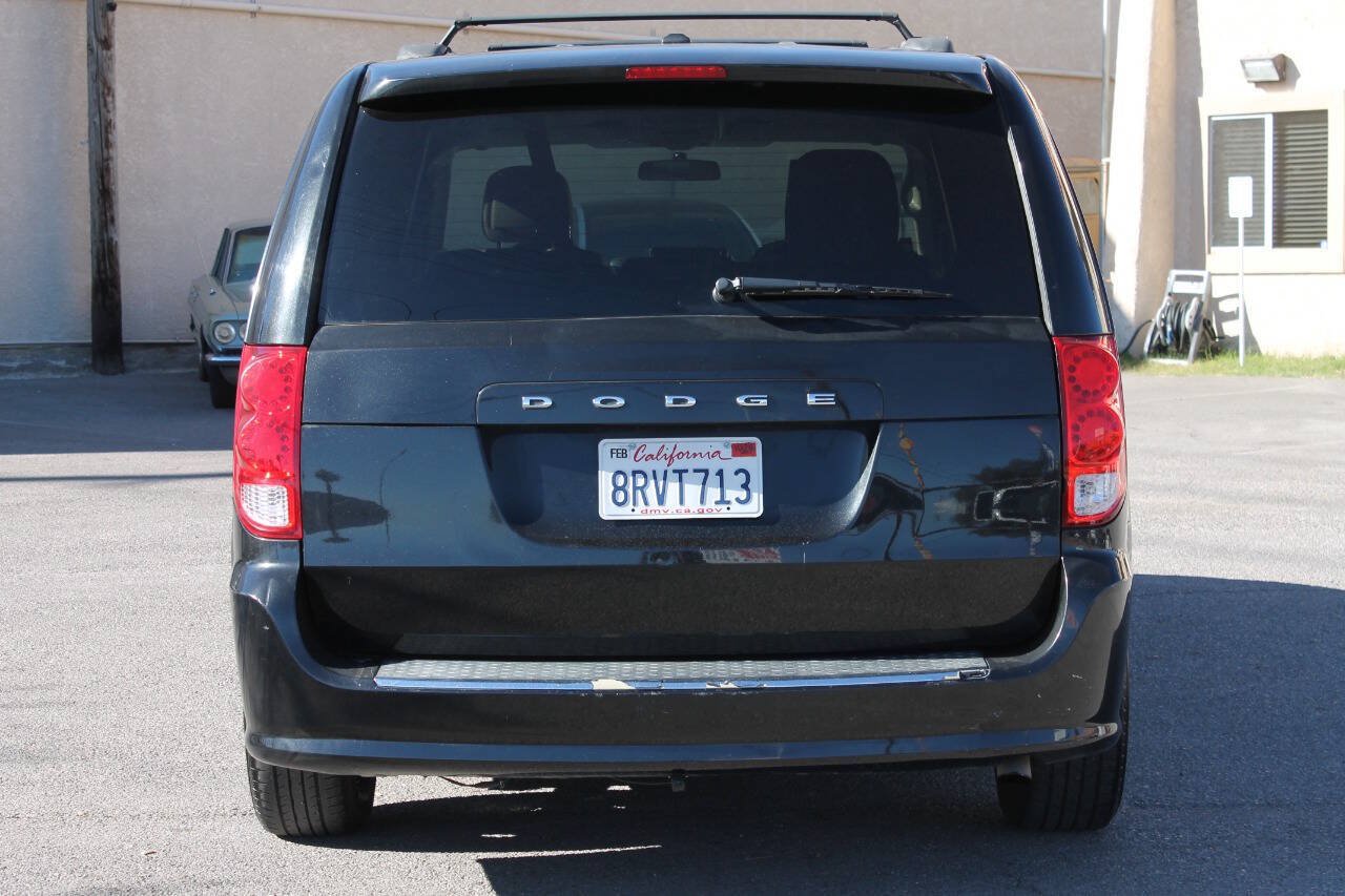 Used 2016 Dodge Grand Caravan SXT FWD image 7