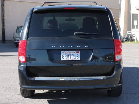 Used 2016 Dodge Grand Caravan SXT FWD image 7
