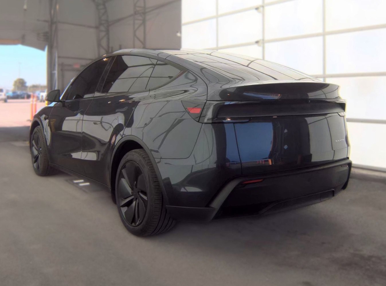 Used 2026 Tesla Model Y AWD image 6
