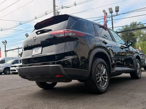 Used 2024 Nissan Rogue S AWD/4WD image 9
