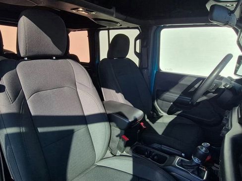 Used 2020 Jeep Wrangler Unlimited Sport S image 19