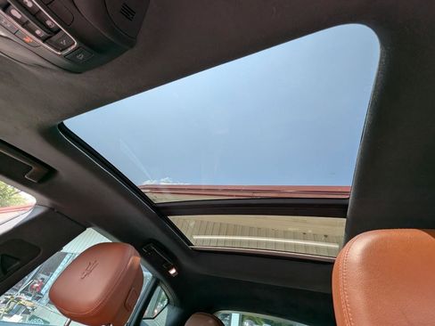 Used 2019 Maserati Levante AWD/4WD image 35