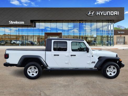 Used 2020 Jeep Gladiator Sport w/ Quick Order Package 24S image 4