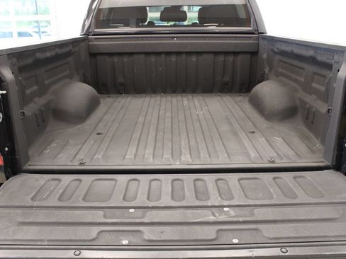 Used 2021 Toyota Tundra SR5 w/ SR5 Upgrade Package AWD/4WD image 9