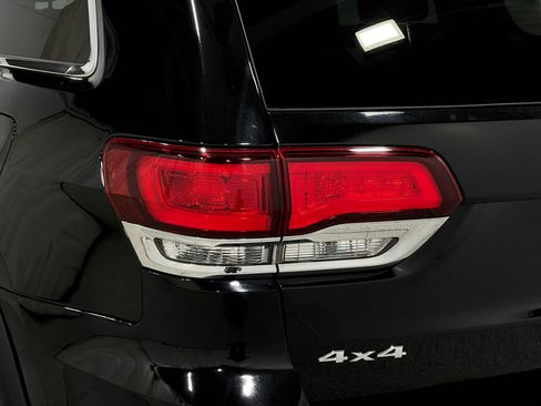 Used 2021 Jeep Grand Cherokee Laredo X AWD/4WD image 33