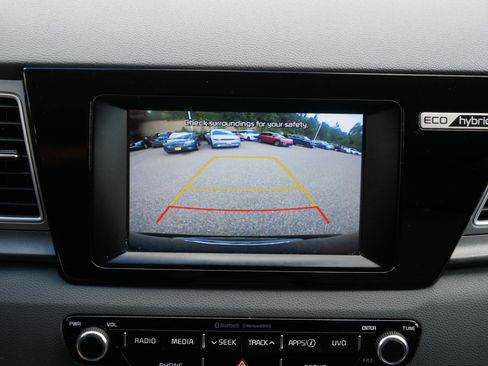 Used 2018 Kia Niro FE FWD image 27