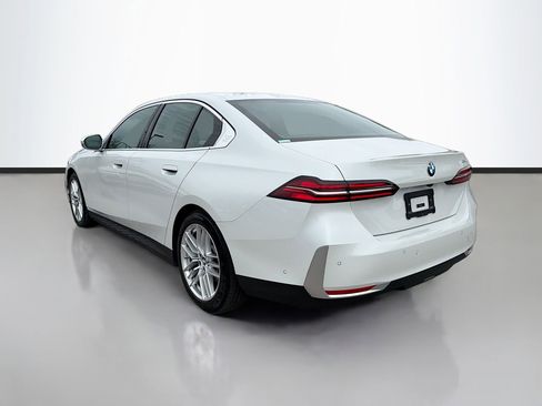 Certified 2025 BMW 530i image 7