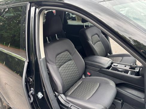 Used 2025 Nissan Pathfinder SV AWD/4WD image 39