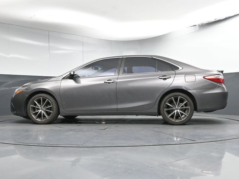 Used 2015 Toyota Camry XLE image 29