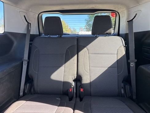 Used 2023 GMC Acadia SLE w/ Driver Convenience Package image 15