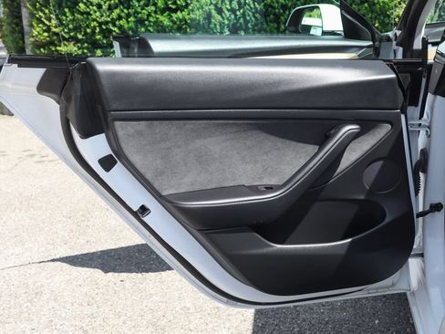Used 2023 Tesla Model 3 Standard Range RWD image 33