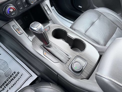 Used 2018 GMC Acadia SLT image 15