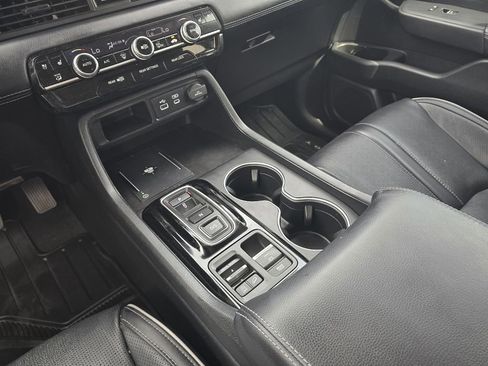Certified 2025 Honda Pilot Elite image 17