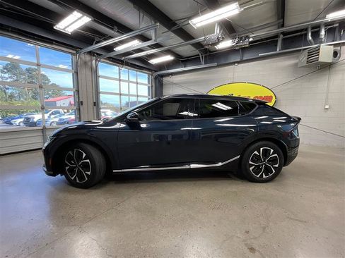 Used 2023 Kia EV6 Wind image 2