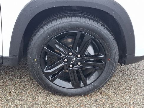 Used 2024 Chevrolet Trax ACTIV w/ Driver Confidence Package image 8