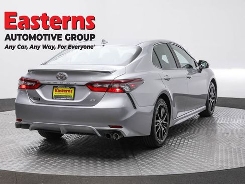 Used 2024 Toyota Camry SE FWD image 5
