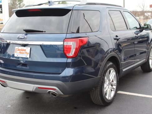 Used 2017 Ford Explorer XLT w/ Equipment Group 202A image 6