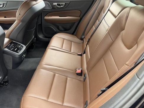 Used 2019 Volvo S60 T5 Inscription FWD image 18
