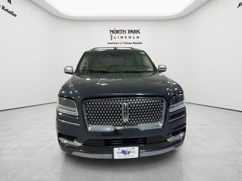 Used 2021 Lincoln Navigator Black Label w/ Cargo Convenience Package AWD/4WD image 8