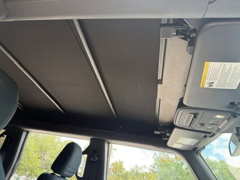 Used 2022 Ford Bronco Outer Banks AWD/4WD image 17