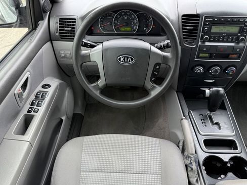 Used 2009 Kia Sorento LX RWD image 17