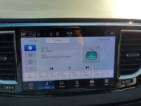 Used 2023 Chrysler Pacifica Touring-L image 20