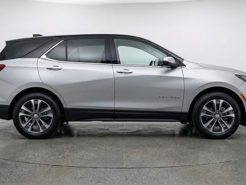 Used 2025 Chevrolet Equinox LT FWD image 11