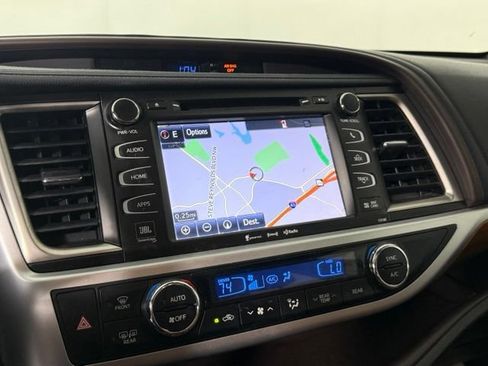 Used 2018 Toyota Highlander Limited FWD image 20