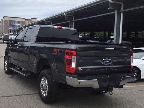 Used 2019 Ford F250 XLT w/ XLT Premium Package AWD/4WD image 3