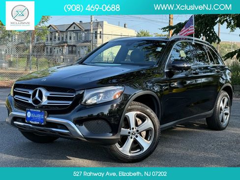 Used 2019 Mercedes-Benz GLC 300 4MATIC image 1