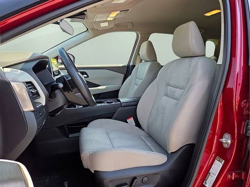 Used 2025 Nissan Rogue SV AWD/4WD image 17