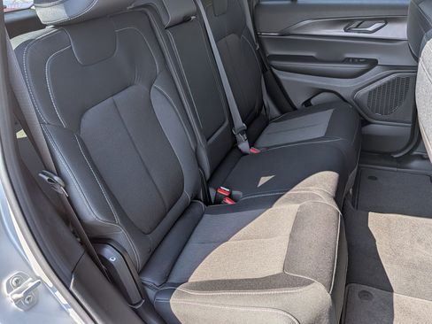 New 2026 Jeep Grand Cherokee Laredo X image 34