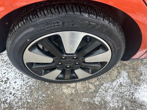 Used 2019 Kia Soul + FWD image 17