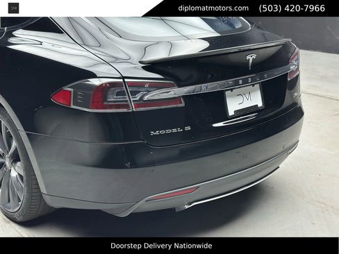 Used 2012 Tesla Model S Signature Performance image 15