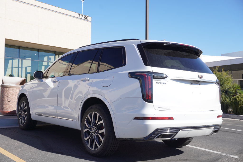 Used 2023 Cadillac XT6 Sport w/ Platinum Package AWD/4WD image 3