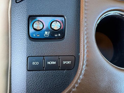 Used 2014 Toyota Avalon Limited image 27