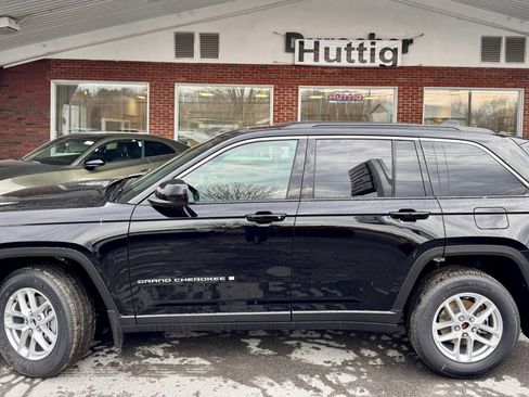 New 2026 Jeep Grand Cherokee Laredo X AWD/4WD image 2