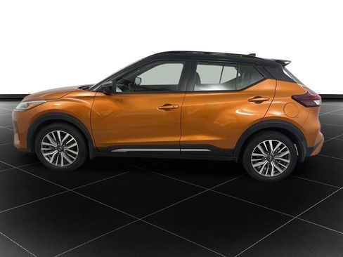 Used 2023 Nissan Kicks SR w/ SR Premium Package image 2