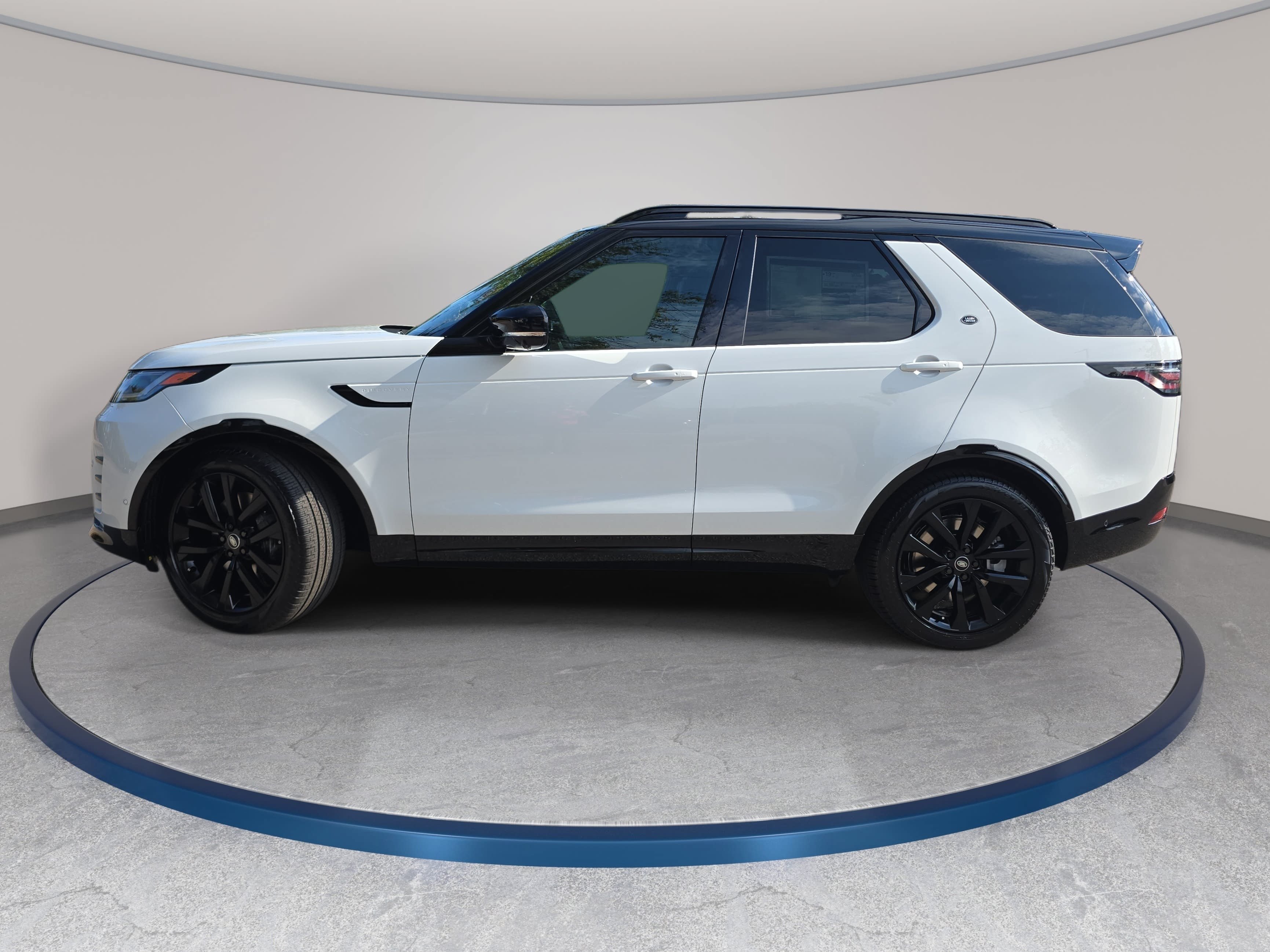 New 2026 Land Rover Discovery Limited Edition AWD/4WD image 8