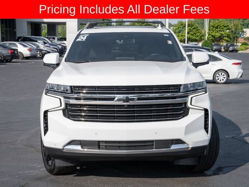Used 2024 Chevrolet Suburban LT w/ Luxury Package AWD/4WD image 2