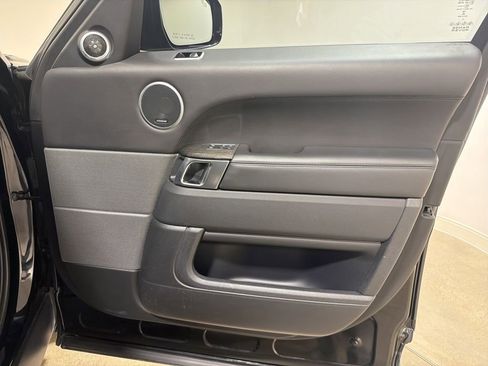 Used 2019 Land Rover Range Rover Sport SE AWD/4WD image 23