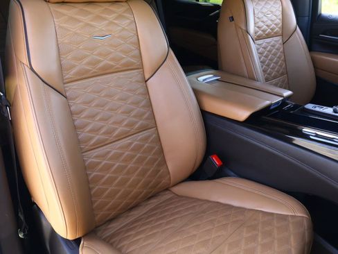Certified 2024 Cadillac Escalade Sport w/ Touring Package AWD/4WD image 25