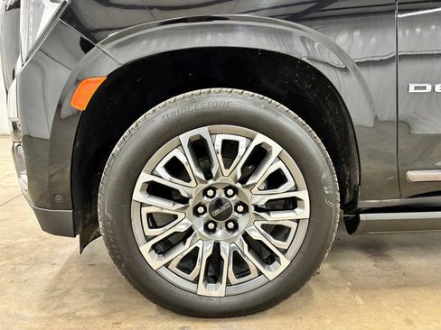 Used 2024 GMC Yukon Denali Ultimate AWD/4WD image 11